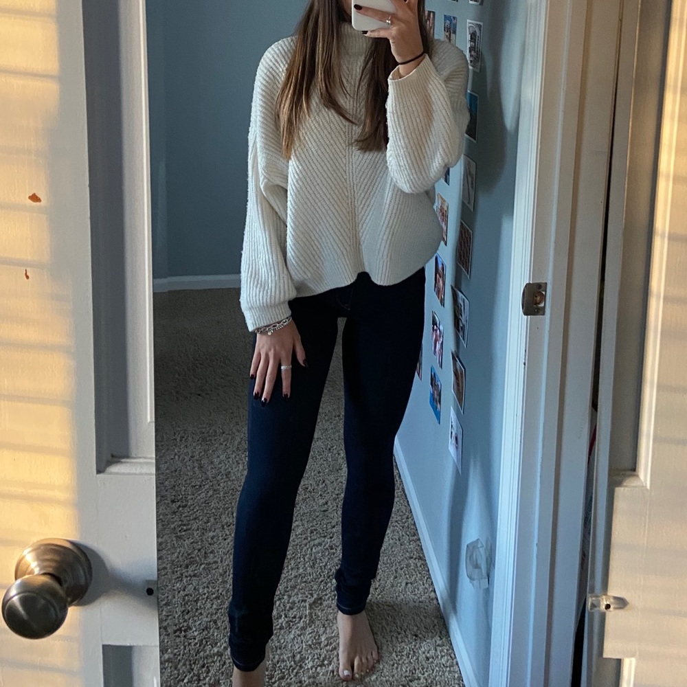 Mid rise express jeans!
